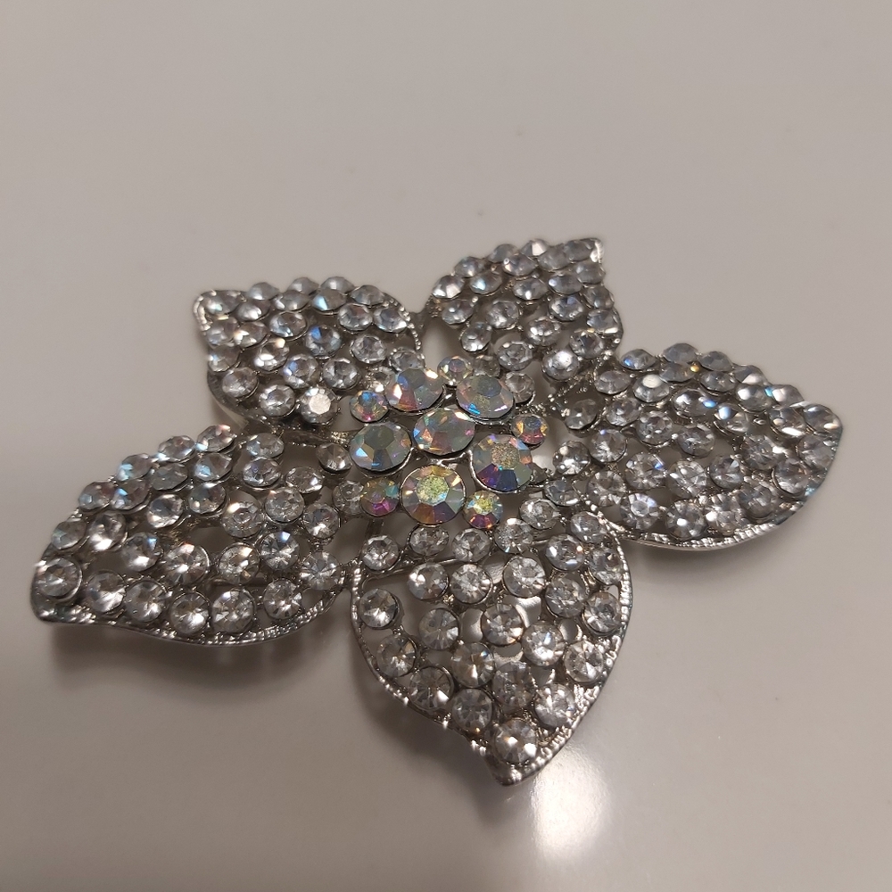 Brooch - Picture 2 of 3
